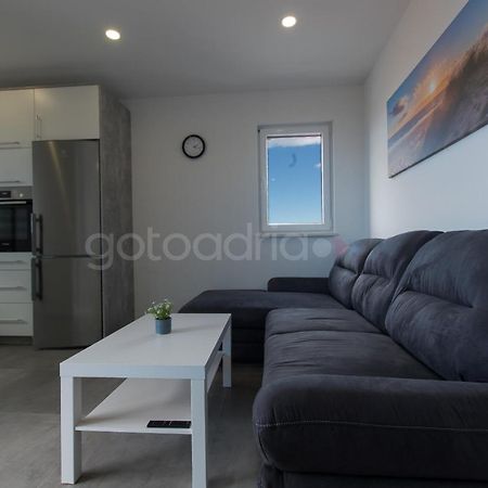 Sea View Apartments Diana Макарска Экстерьер фото