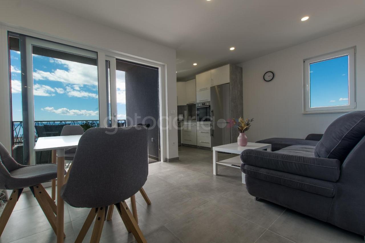 Sea View Apartments Diana Макарска Экстерьер фото